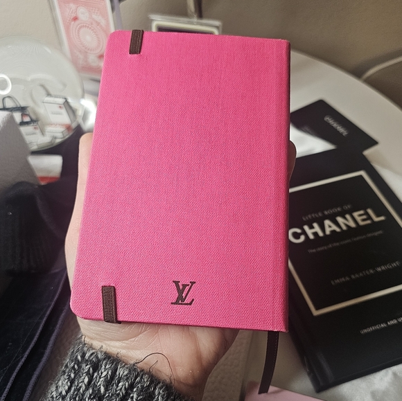 Louis Vuitton Pink Monogram Small Notebook! - Picture 3 of 11